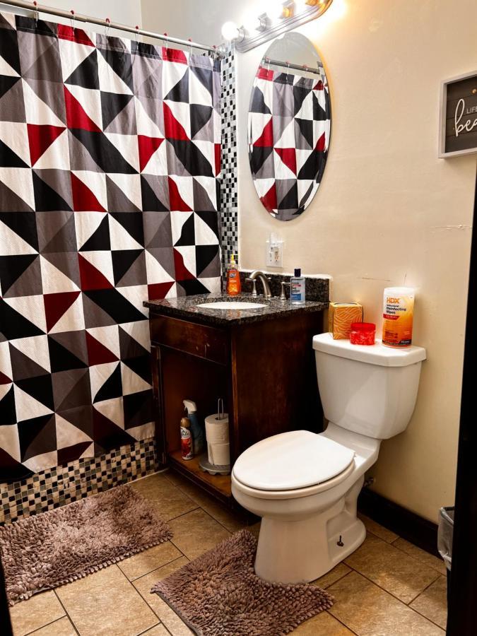 Отель Clean, Spacious, Inexpensive Queen Br Чикаго Экстерьер фото